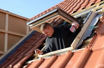 Pose de fenêtres de toit Velux au Loroux